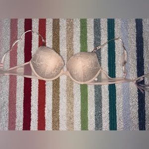 Victoria’s Secret lace push-up bra